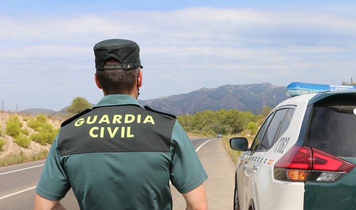 Granada Maniatan Le Ponen Un Saco En La Cabeza Y Amenazan Con Un