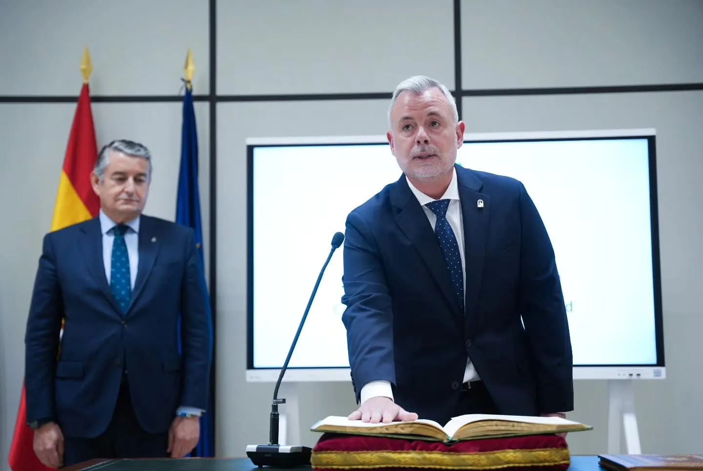 El motrileño Nicolás Navarro jura su cargo y toma posesión como viceconsejero de Sanidad de la Junta de Andalucía