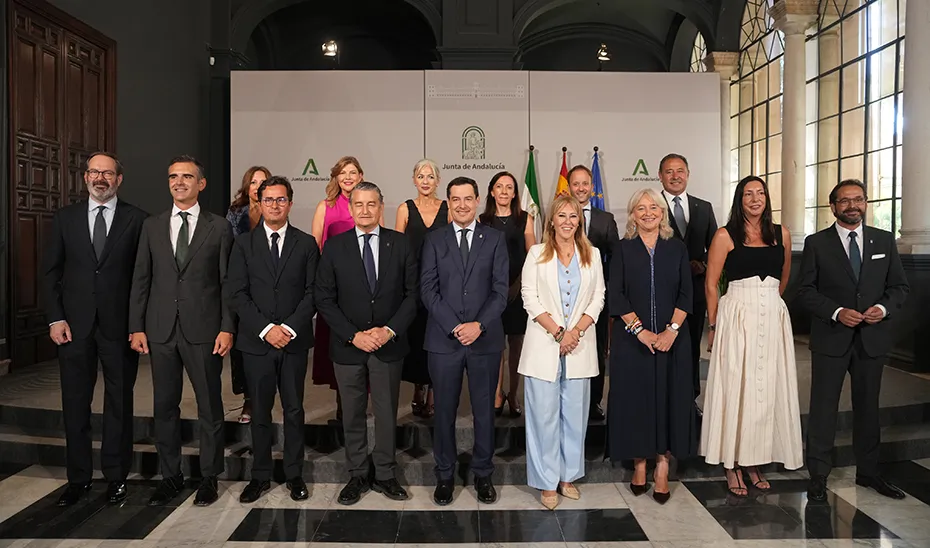 Moreno pide a sus delegados provinciales «mantener vigente la vía andaluza en cada provincia con más diálogo, rigor y empatía»