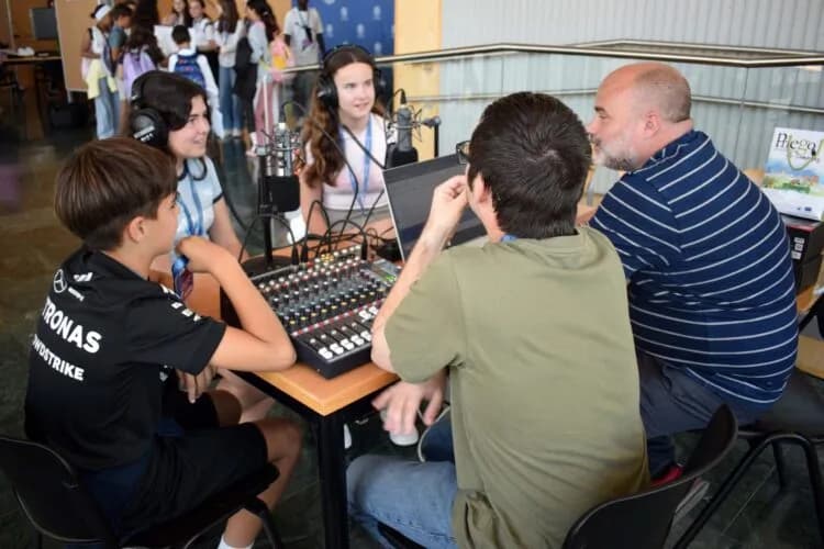 Unos 90 centros docentes de Granada han participado en el programa ‘ComunicA’ para la mejora de la competencia lingüística del alumnado