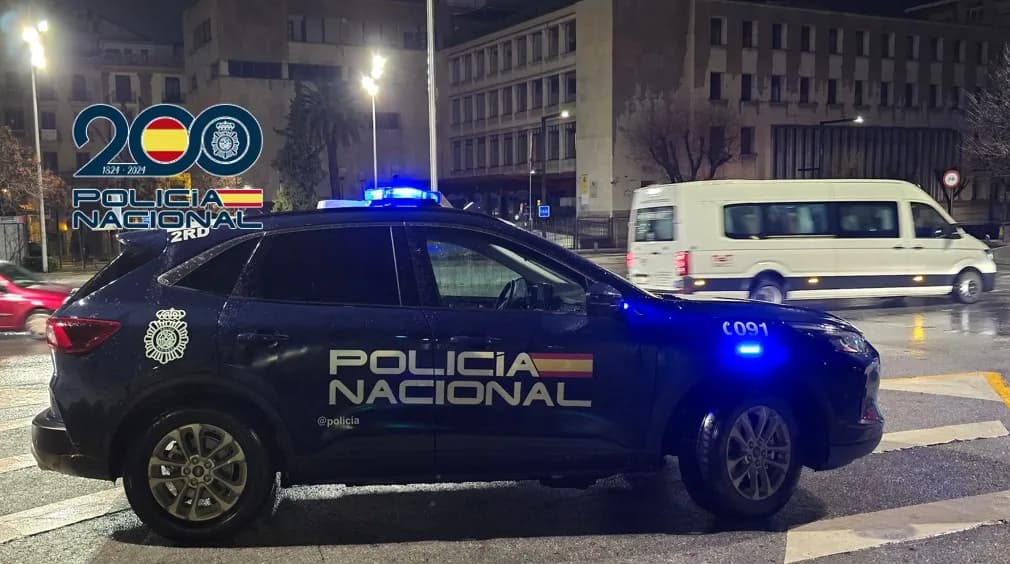 Detenida en Granada cuando circulaba con un carrito de bebé con una máquina expendedora de agua robada