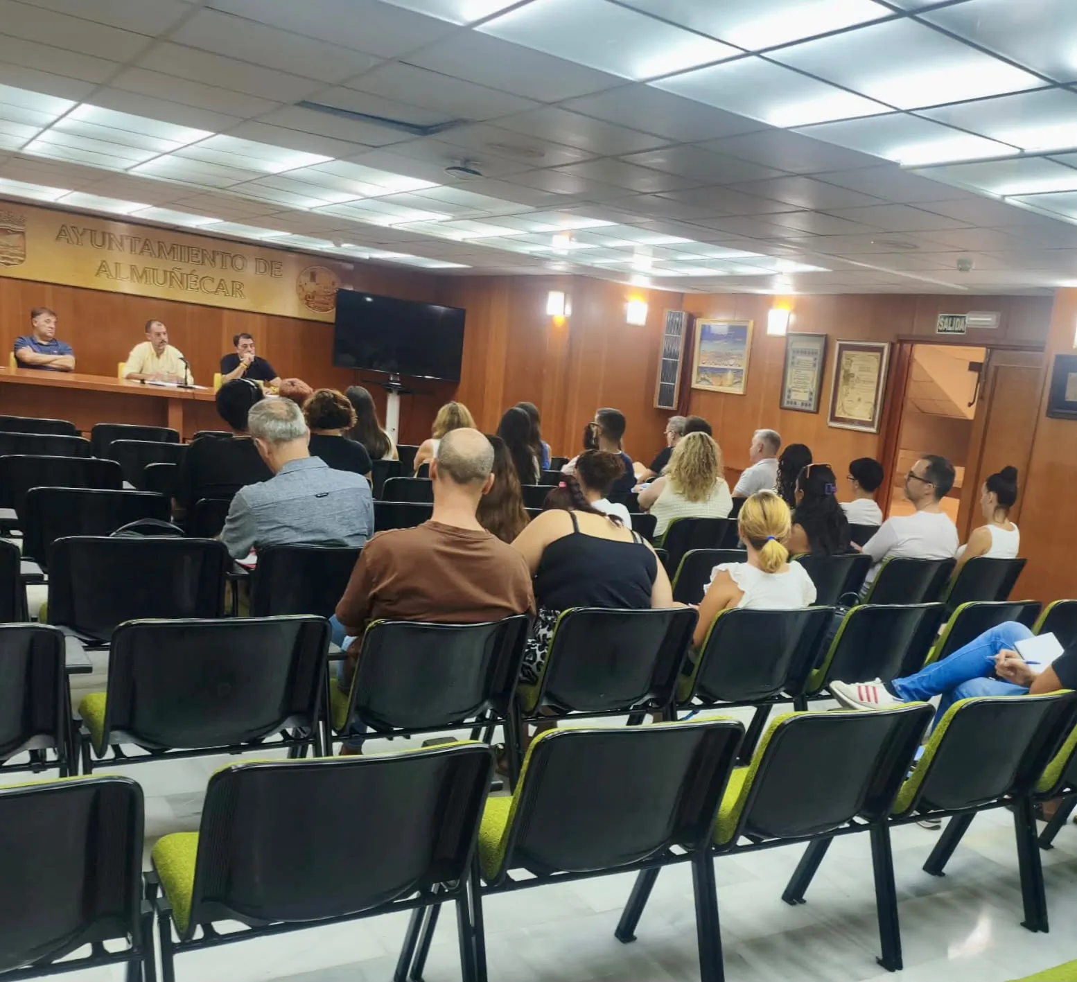 El Consejo Escolar Municipal aprueba el 30 de abril y el 3 de mayo como días no lectivos en Almuñécar