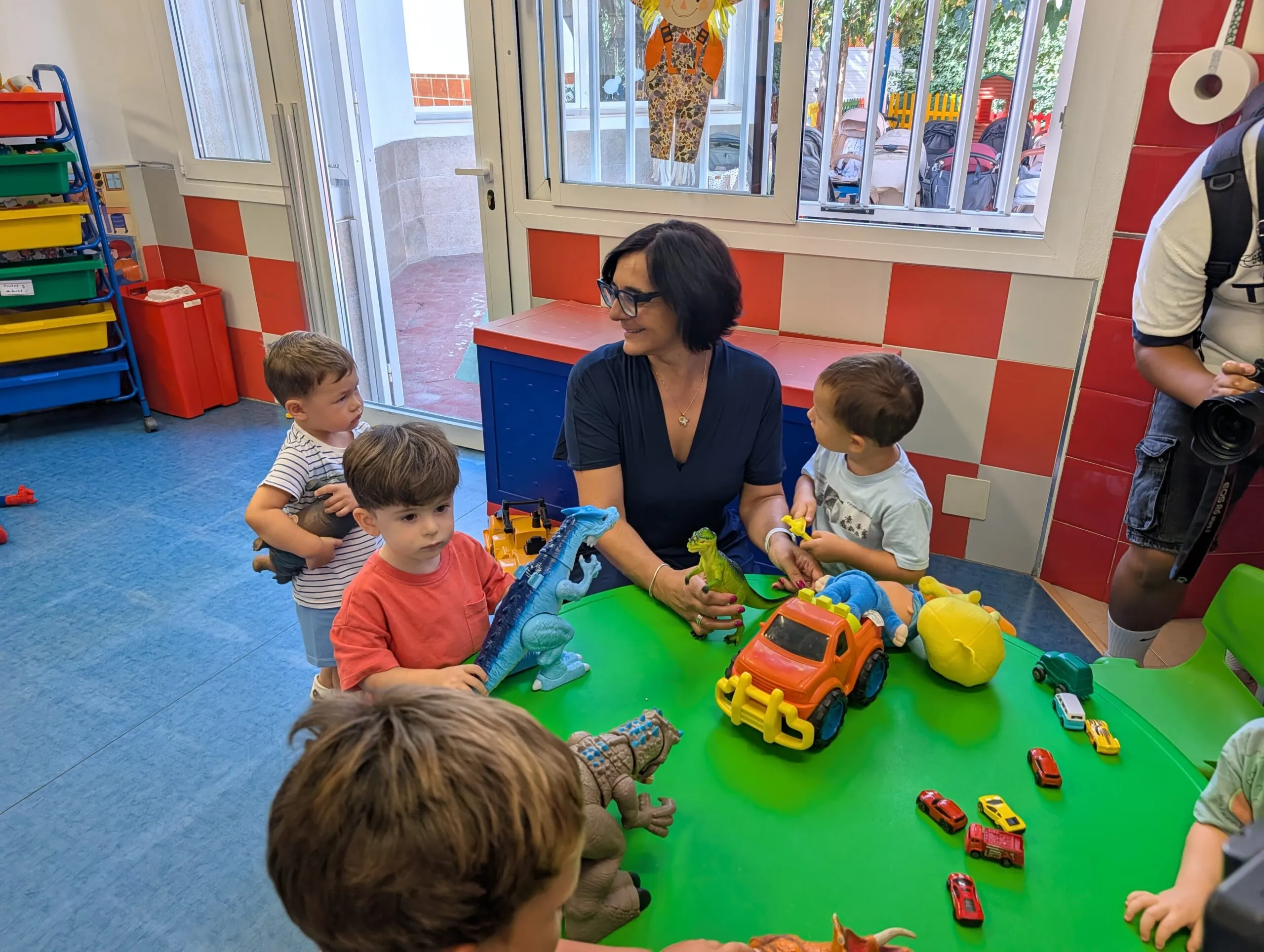 Más de 9.800 menores de tres años inician el curso escolar en las Escuelas Infantiles de Granada con la gratuidad de uno y dos años