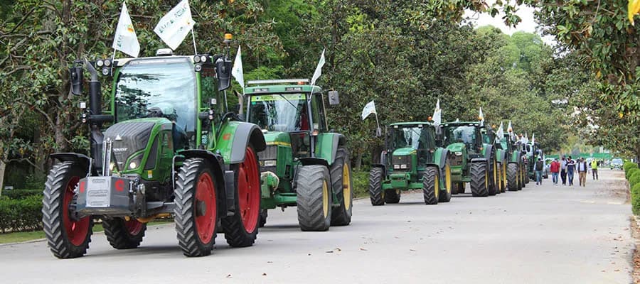 Las organizaciones representativas del campo andaluz preparan «movilizaciones ante la situación límite»