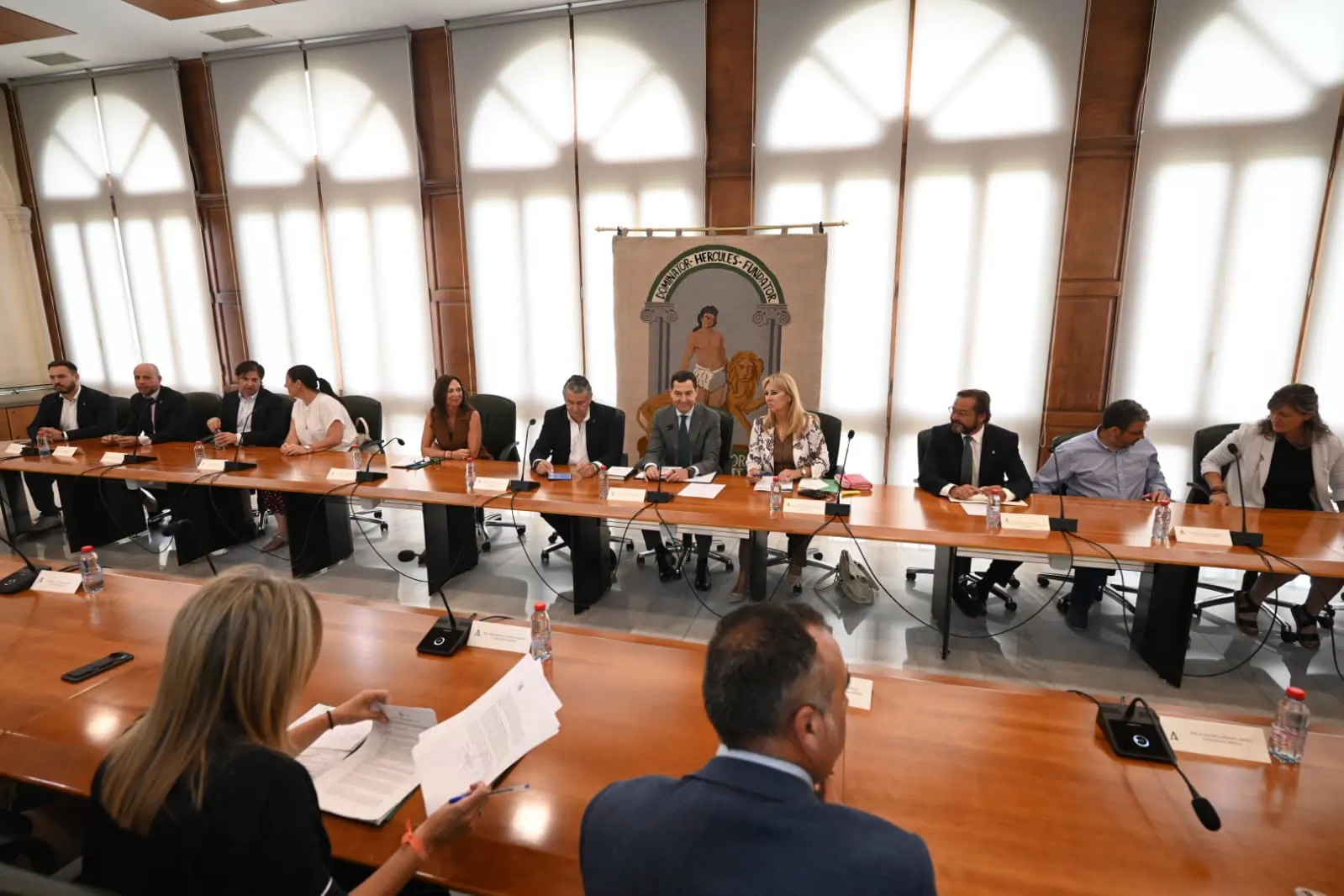 Moreno anuncia una inversión de 46,2 millones para reparar los daños del enjambre sísmico en Granada
