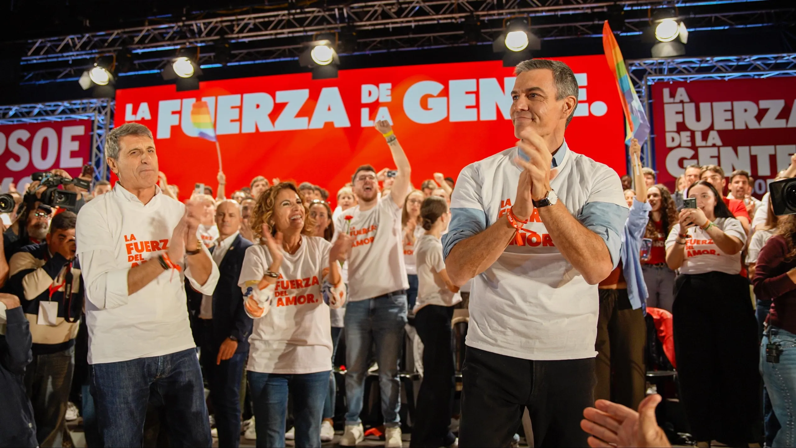 Pedro Sánchez en Granada: «Estas elecciones van de si avanza el pasado o continúa avanzando España»