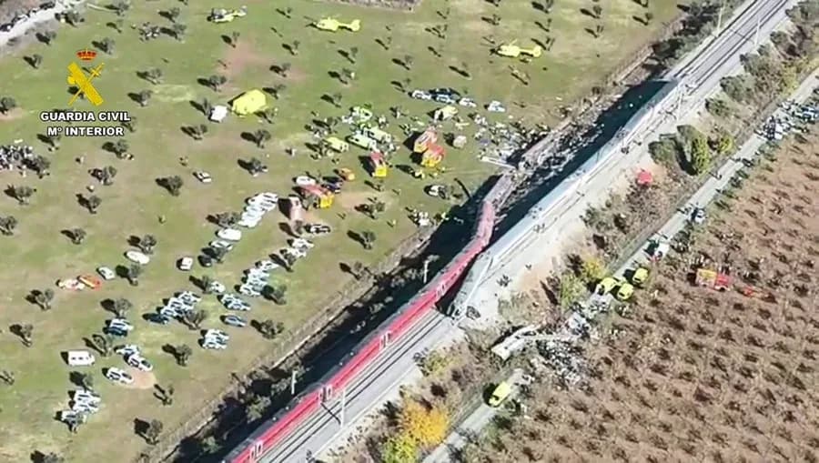 Al menos 68 personas han fallecido en el accidente ferroviario ocurrido cerca de la estación de Urda (Toledo), entre un Ave y un Iryo